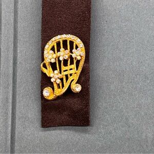 295. Bookmark Handcrafted Brown Suede Vintage Rhinestone Musical Brooch.